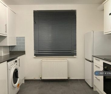 2 bedroom penthouse to rent - Photo 4