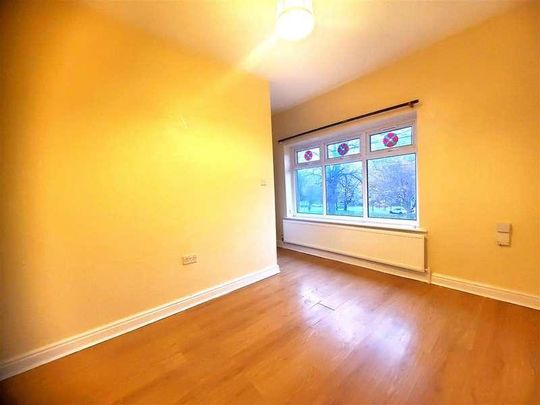 Hall Avenue, Thornton Lodge, Huddersfield, HD1 - Photo 1