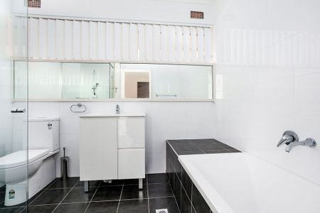 Tastefully Updated, Sun-Kissed, Character Filled And Private Three Bedroom Family Home In A Prime Location - Photo 4