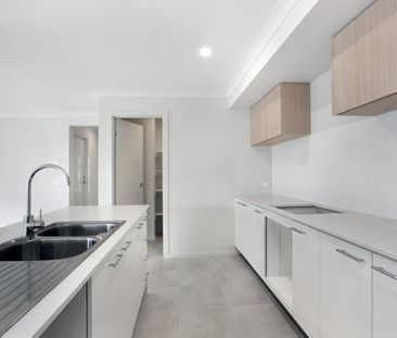 11 McArthur Crescent, VIC 3217, Armstrong Creek - Photo 5