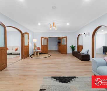 Spacious 7-Bedroom Family Home with Undercover Pool in Beautiful Se... - Photo 2