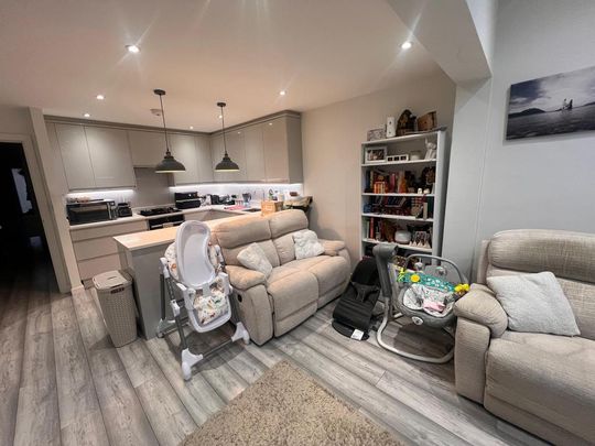 3 bedroom terraced house to rent - Photo 1