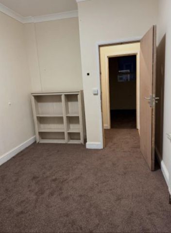 5 bedroom terraced house to rent - Photo 4