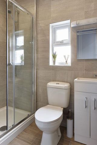 4 bedroom terraced house to rent - Photo 4