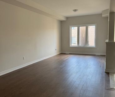 For Lease - 5 Huntsworth Avenue, Thorold, Ontario - Photo 1