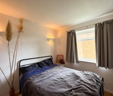 Bishops Court, Trumpington, Cambridge - Photo 1