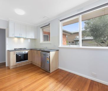 PLUSH ON POOLE STREET - Photo 4