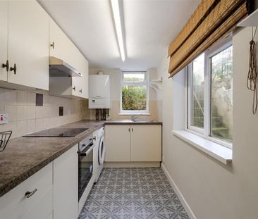 3 bedroom flat to rent - Photo 3