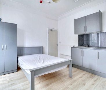 1 bedroom in a house share to rent - Photo 6