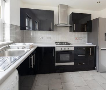 2 bedroom maisonette to rent - Photo 2