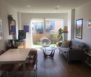 2 Bed Flat, Atkins Square, E8 - Photo 3