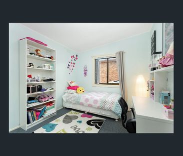 Low maintenance single level family home - Photo 5