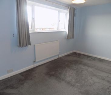 2 bedroom semi-detached house to rent - Photo 3