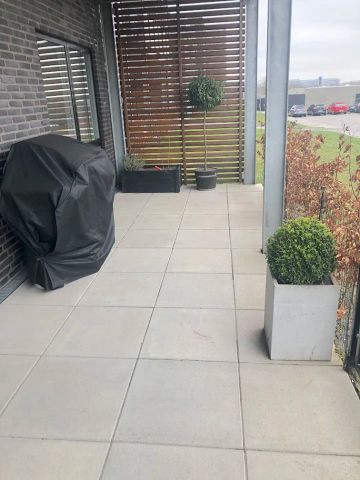 Moderne lejlighed med lysindfald og privat uderum - Photo 5