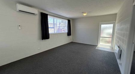 Two bedroom unit on Gloucester! - Photo 2