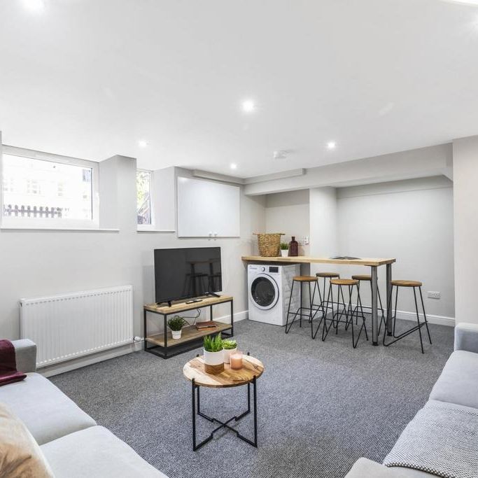 5 bedroom house to rent - Photo 1