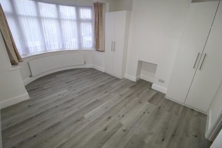 3 bedroom semi-detached house to rent - Photo 4