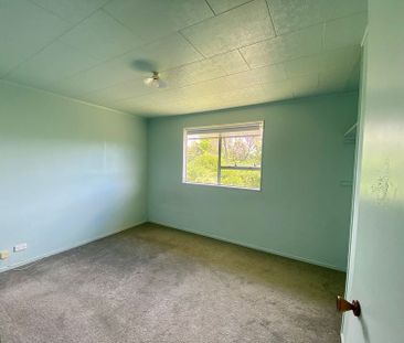 Sunny 3 bedroom home in paradise - Photo 4