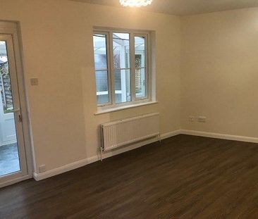 2 bedroom semi-detached house to rent - Photo 6