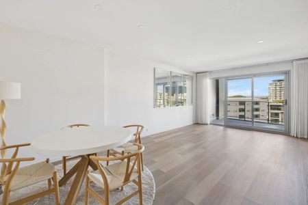 Spacious Riverside Apartment with Resort Style Living - Photo 5