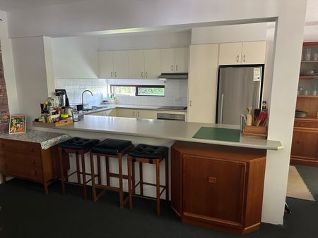 Broadbeach Waters - Photo 4