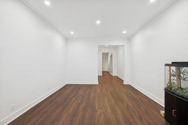 4885 Ch. Queen Mary, Montréal (Côte-des-Neiges, QC H3W - Photo 1