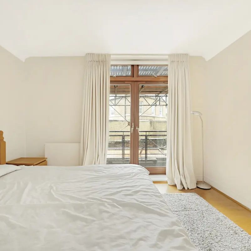 2 bedroom flat in Star Place - Photo 1