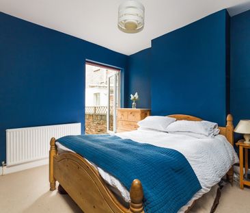 2 Bed Flat, Lydden Grove, SW18 - Photo 4