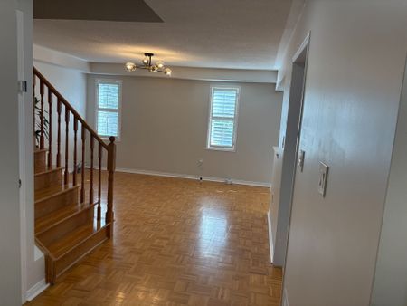 For Lease - 146 Hollywood Hill Circle, Vaughan, Ontario - Photo 2