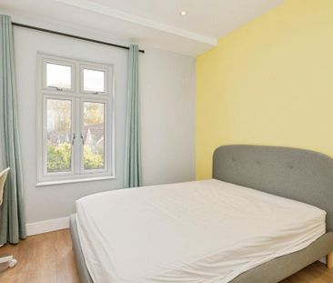 4 bedroom terraced house to rent - Photo 3