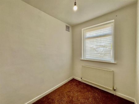 2 bedroom maisonette to rent - Photo 4