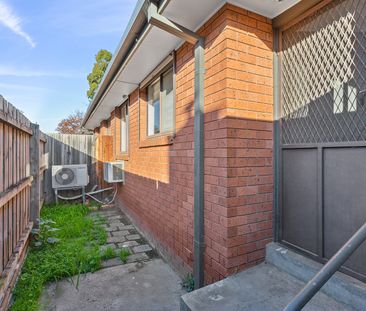 2/18-20 Mclean Street, Brunswick West VIC 3055 - Photo 6