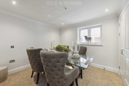 2 Bedroom Duplex, Lynwood Village – Ascot - Photo 5