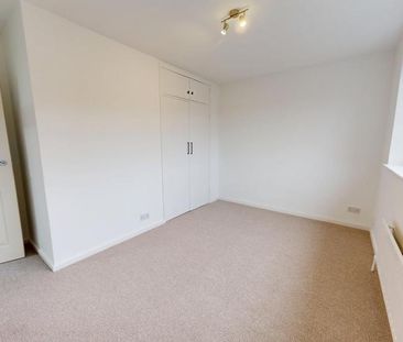 4 bedroom semi-detached house to rent - Photo 6