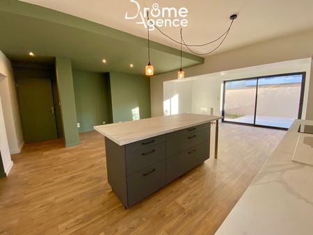 Location Appartement 3 pièces 79m² VALENCE 26000 - Photo 2