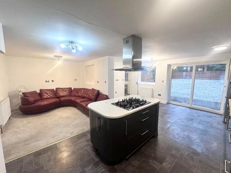 3 bedroom semi-detached house to rent - Photo 2