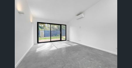 Modern Coastal Living at Its Best - Photo 4