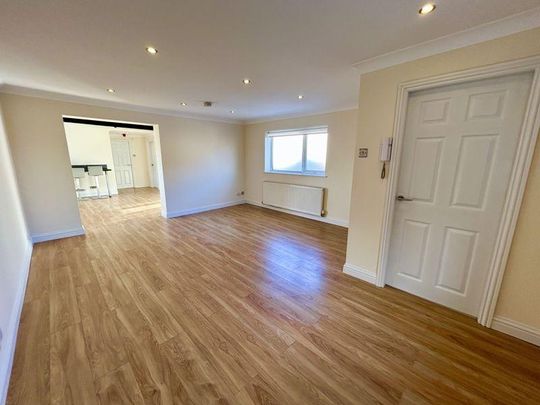 2 bedroom property to rent - Photo 1