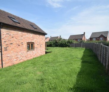 3 bedroom detached house to rent - Photo 2