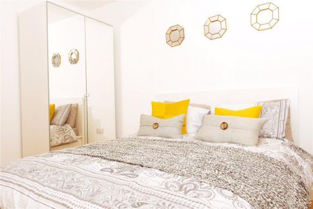 2 bedroom flat to rent - Photo 3