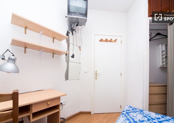 madrid, Community of Madrid 28015