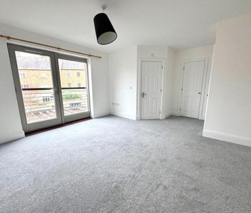 4 bedroom end of terrace house to rent - Photo 4