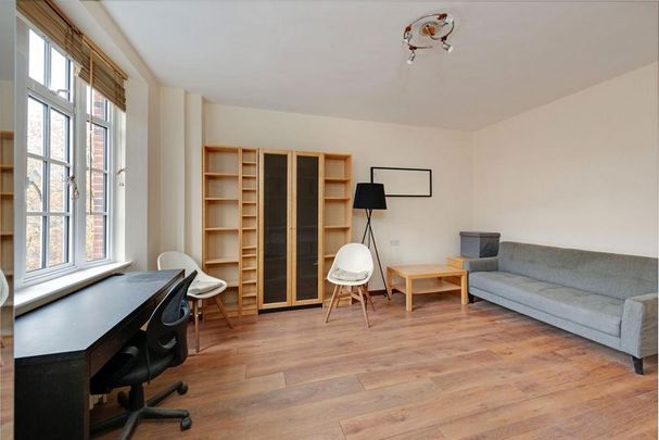 Studio to rent - Photo 1