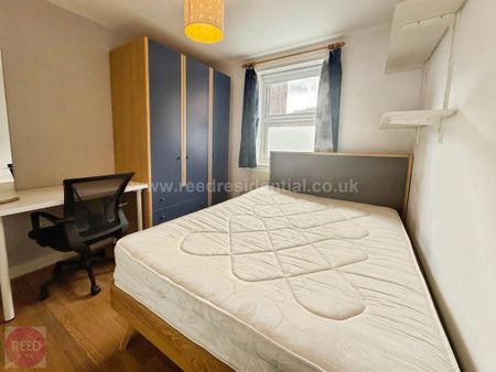 4 bedroom apartment to rent - Photo 4