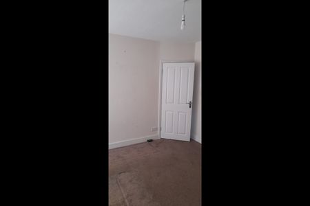 Room in a Shared House, Ilford, IG1 - Photo 2