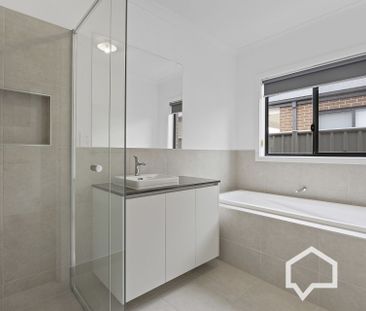 11 Tanby Drive Huntly VIC - Photo 3