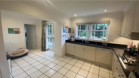 4 bedroom terraced house to rent - Photo 5