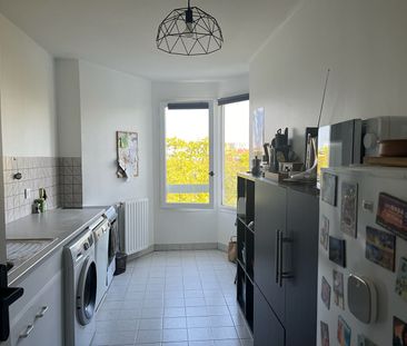 Location Appartement 3 pièces 71m² LYON 4ème - Photo 4