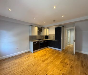Station Lane, Hornchurch RM12, London - Photo 2