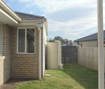 Being renovated - Fresh paint and new carpet! - Photo 6